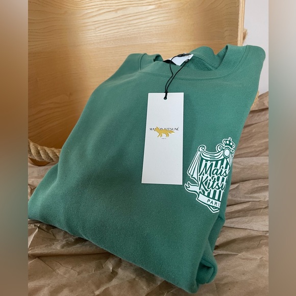 Maison Kitsune sweatshirtLARGE men’s cut new with tags TROPICAL GREEN